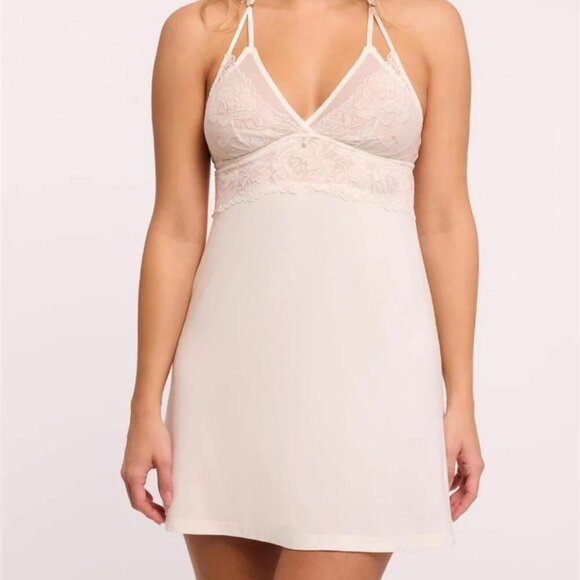 Fleurt Lace T-Back Chemise in Ivory – Bridal & Everyday Lingerie - Picture 2 of 4